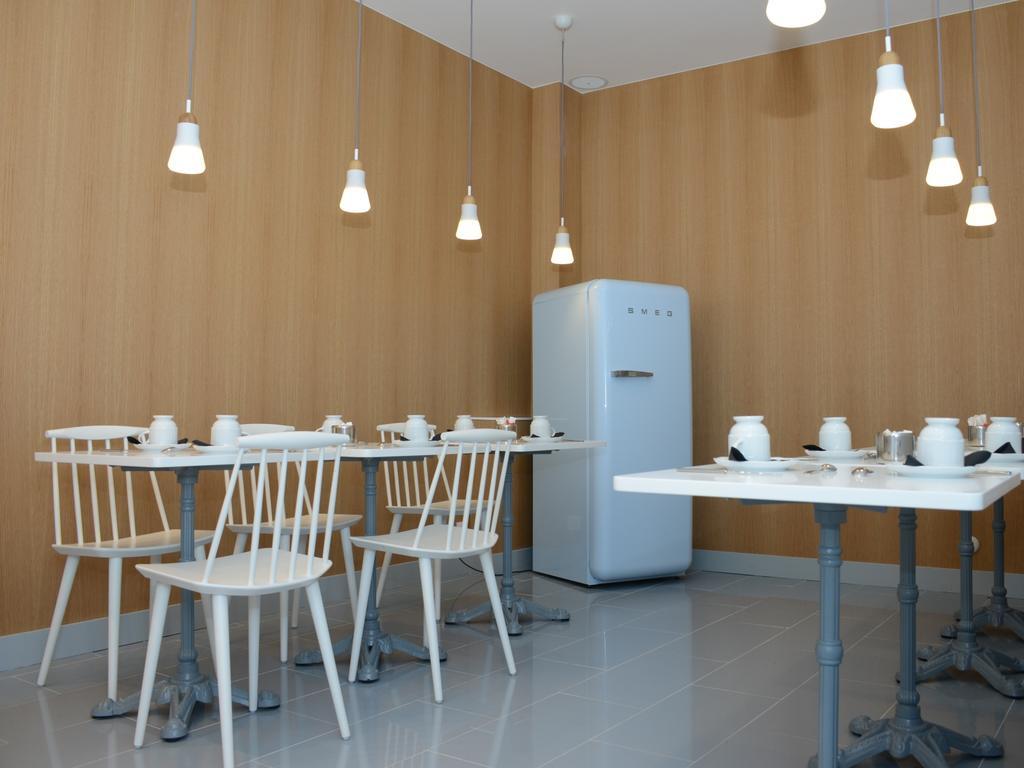 Hotel Le Lapin Blanc Paris Exterior photo