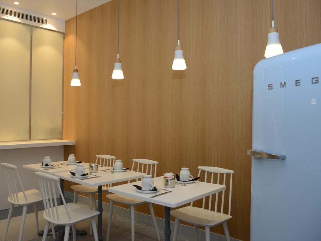 Hotel Le Lapin Blanc Paris Exterior photo