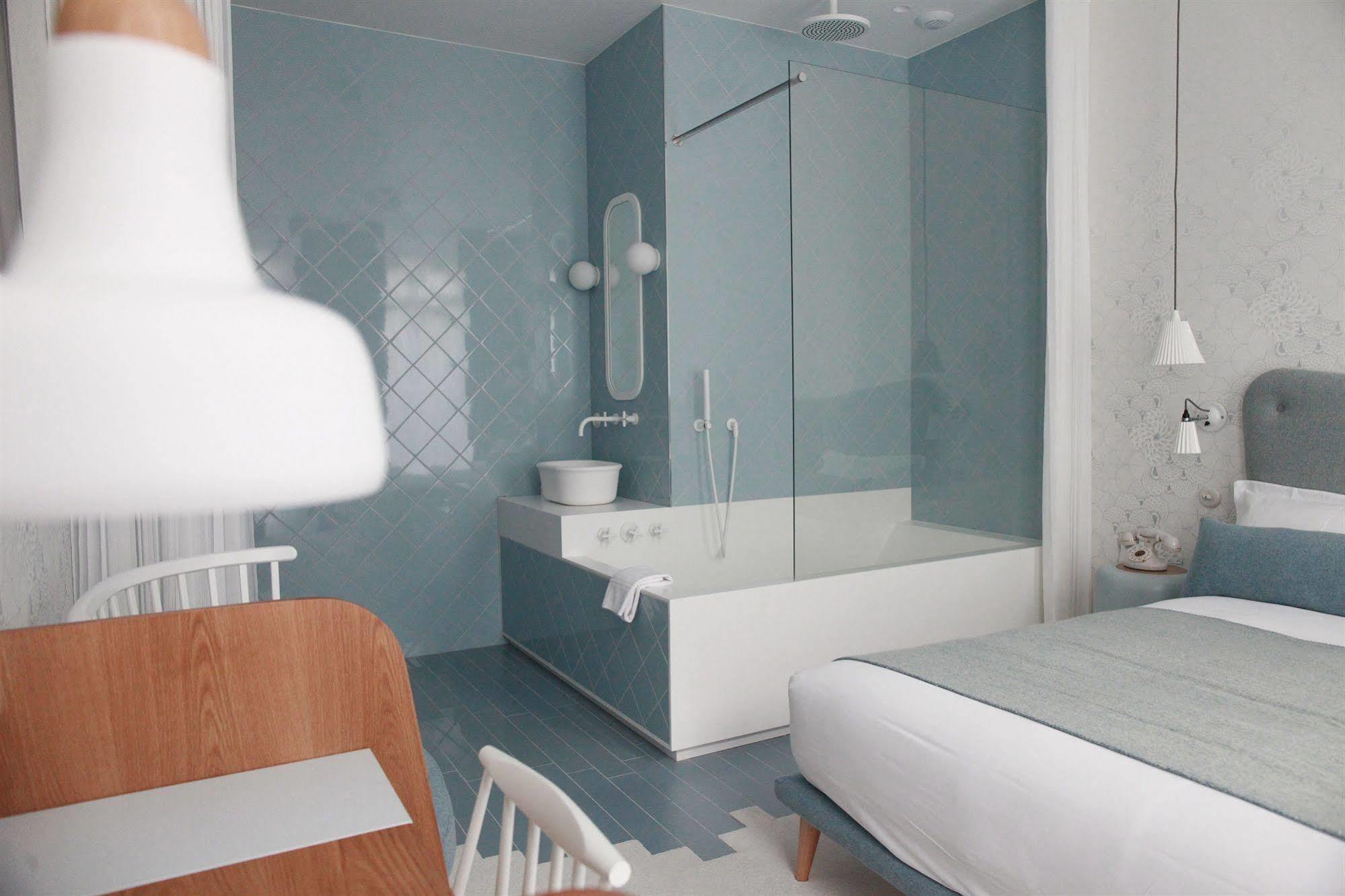 Hotel Le Lapin Blanc Paris Exterior photo