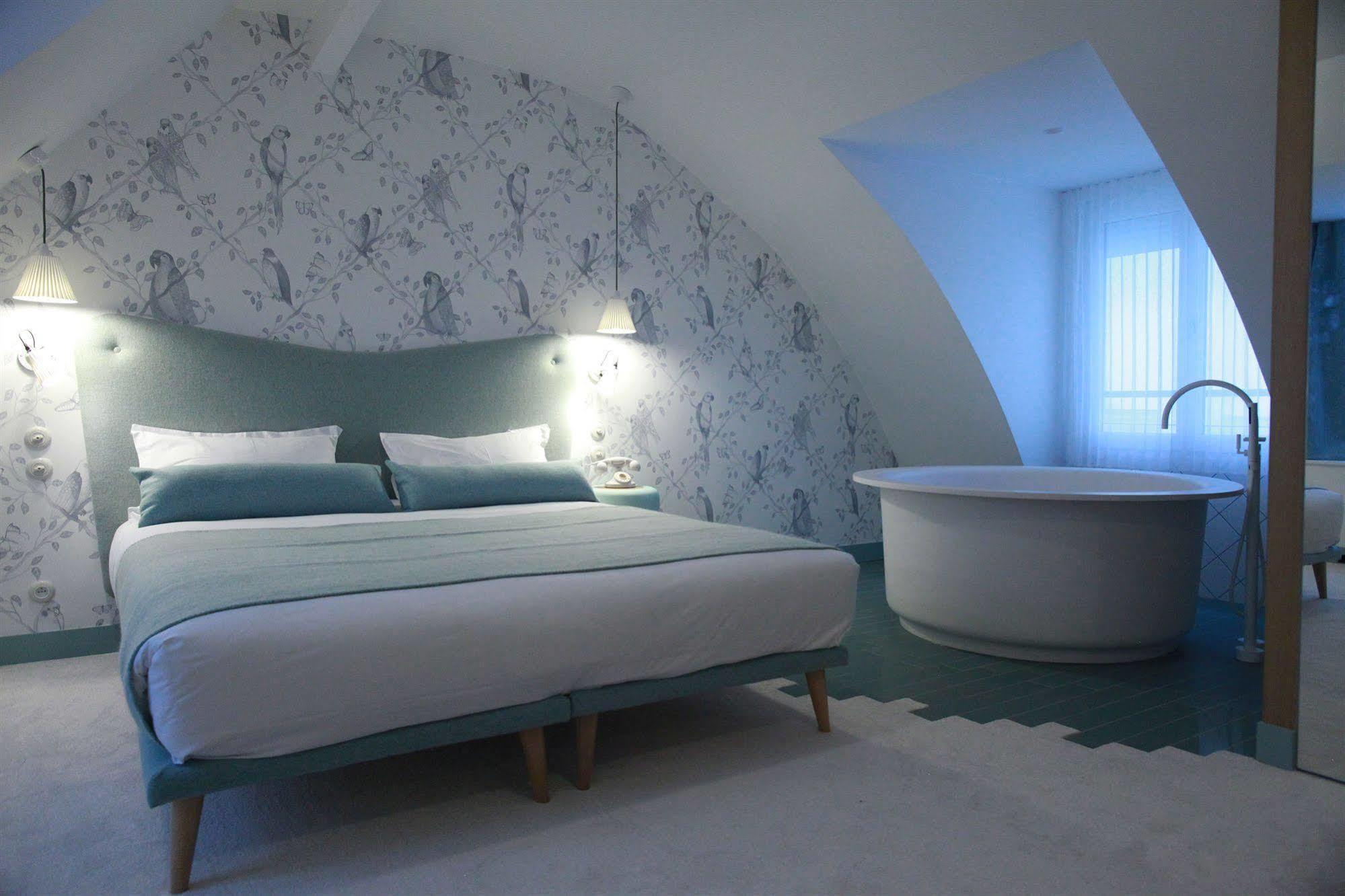 Hotel Le Lapin Blanc Paris Exterior photo