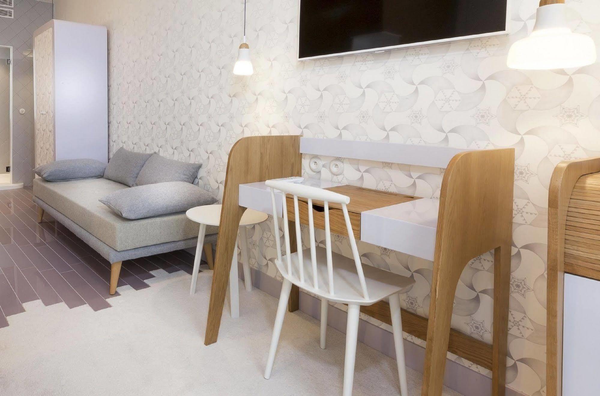 Hotel Le Lapin Blanc Paris Exterior photo