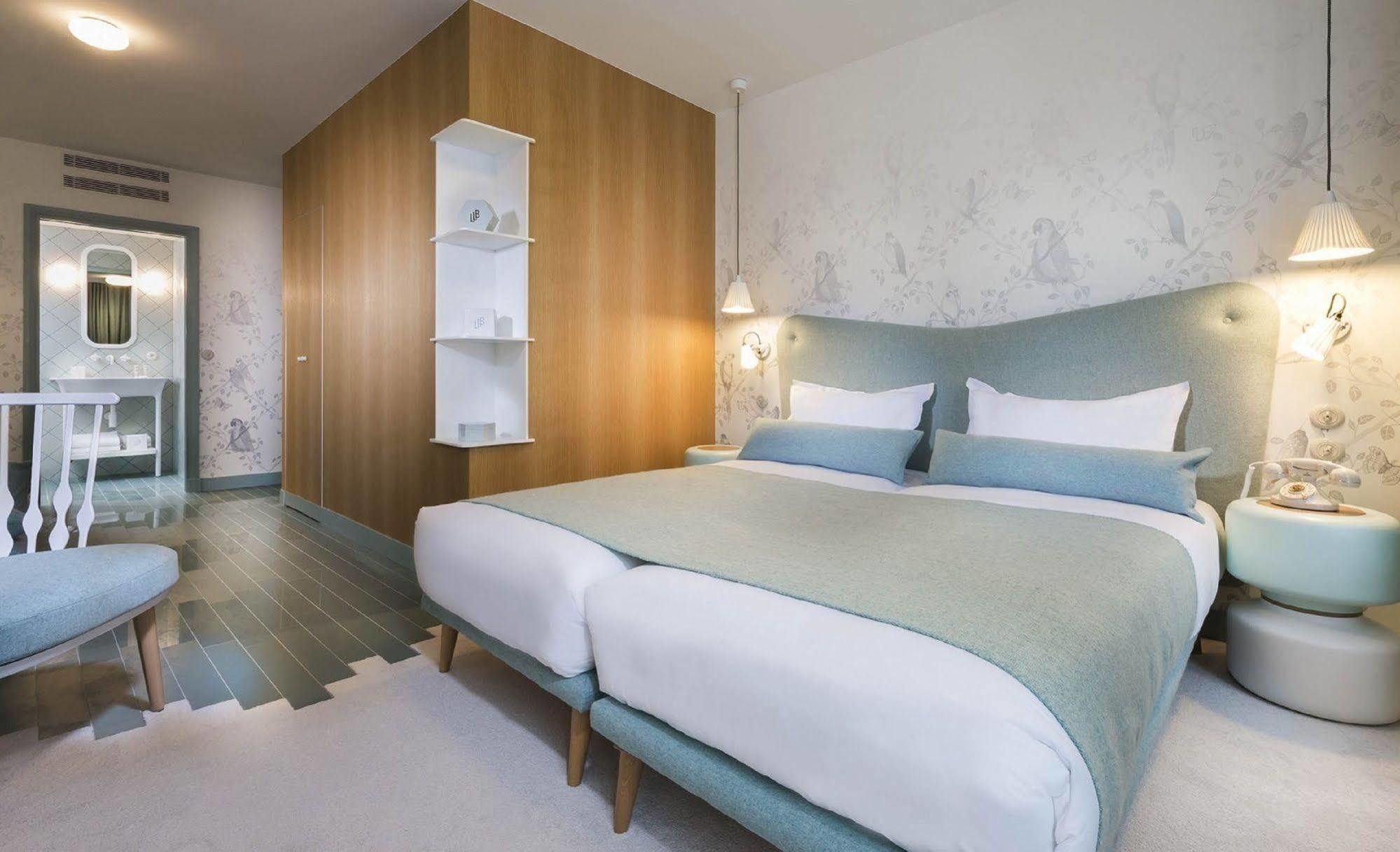 Hotel Le Lapin Blanc Paris Exterior photo