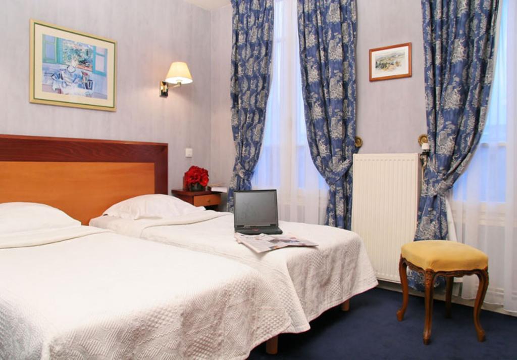 Hotel Le Lapin Blanc Paris Room photo